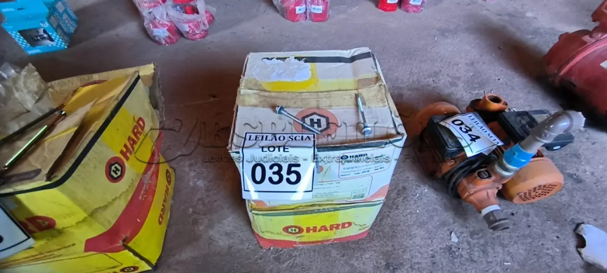 LOTE 035 - 01 LOTE DE PARAFUSOS AUTOBROCANTE PARA TELHADOS.  (NO ESTADO) ATENÇÃO! FAZER A VISITAÇÃO ANTES DE ARREMATAR, NÃO SABEMOS SE FUNCIONA. LEILÃO NÃO TEM GARANTIA E NEM DEVOLUÇÃO, SUJEITO A POSSÍVEIS AVARIAS VISÍVEIS/OCULTAS E/OU AUSÊNCIA DE COMPONENTES.