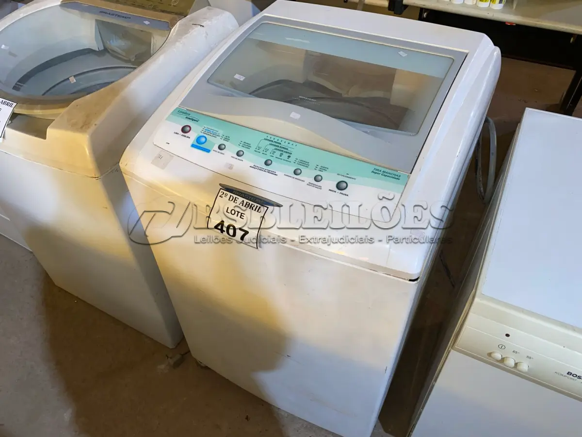 LOTE 407 - 01 MÁQUINA DE LAVAR ROUPAS BRASTEMP. 220VOLTS. (NO ESTADO) ATENÇÃO! FAZER A VISITAÇÃO ANTES DE ARREMATAR, NÃO SABEMOS SE FUNCIONA. LEILÃO NÃO TEM GARANTIA E NEM DEVOLUÇÃO, SUJEITO A POSSÍVEIS AVARIAS VISÍVEIS/OCULTAS E/OU AUSÊNCIA DE COMPONENTES.