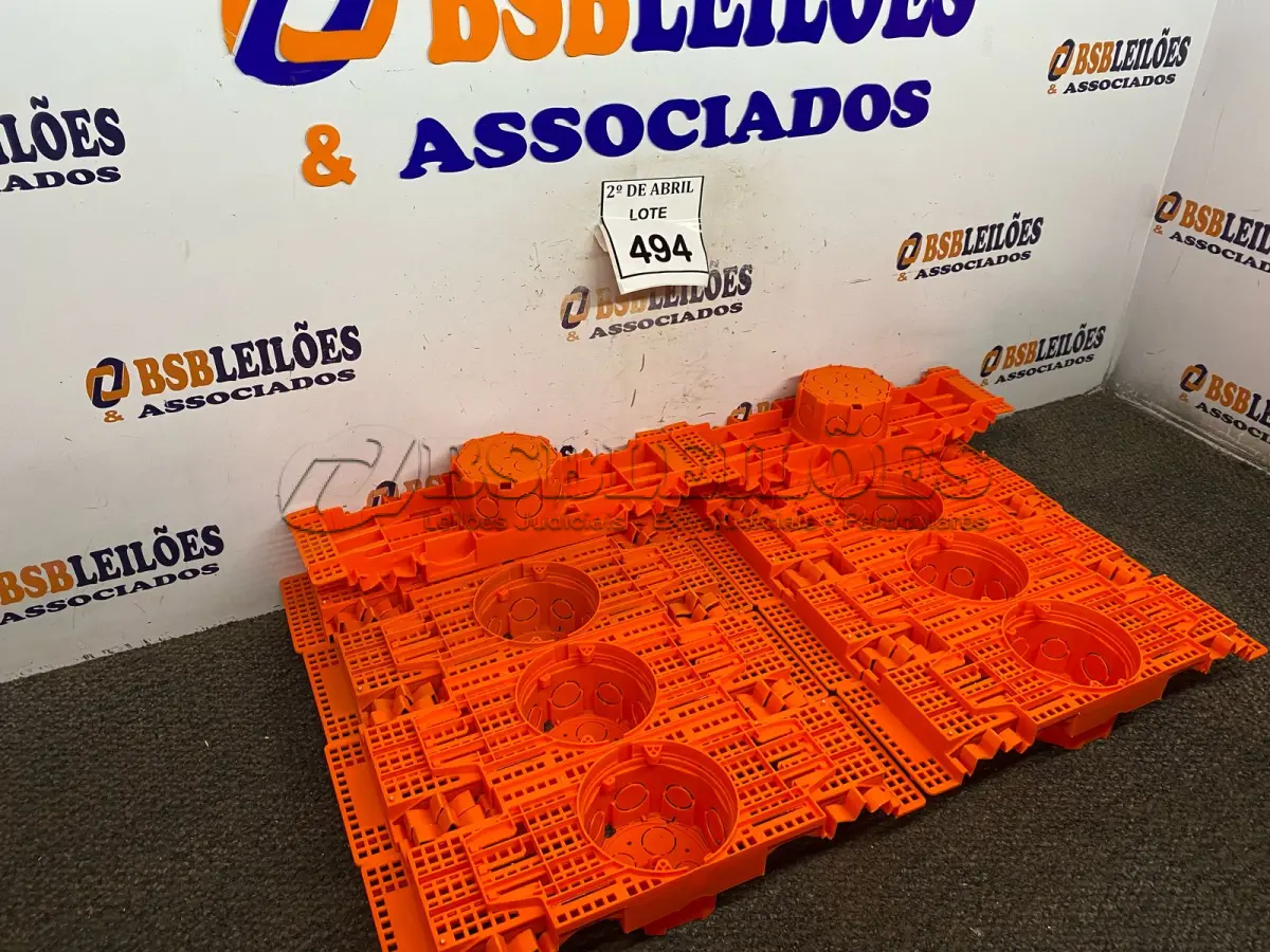 LOTE 494 - 01 LOTE COM CAIXAS PARA TOMADAS. (NO ESTADO) ATENÇÃO! FAZER A VISITAÇÃO ANTES DE ARREMATAR, NÃO SABEMOS SE FUNCIONA. LEILÃO NÃO TEM GARANTIA E NEM DEVOLUÇÃO, SUJEITO A POSSÍVEIS AVARIAS VISÍVEIS/OCULTAS E/OU AUSÊNCIA DE COMPONENTES.