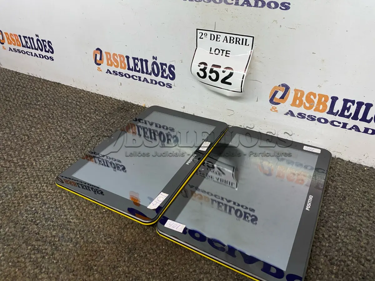 LOTE 352 - 02 TABLET’S POSITIVO. (NO ESTADO) ATENÇÃO! FAZER A VISITAÇÃO ANTES DE ARREMATAR, NÃO SABEMOS SE FUNCIONA. LEILÃO NÃO TEM GARANTIA E NEM DEVOLUÇÃO, SUJEITO A POSSÍVEIS AVARIAS VISÍVEIS/OCULTAS E/OU AUSÊNCIA DE COMPONENTES.