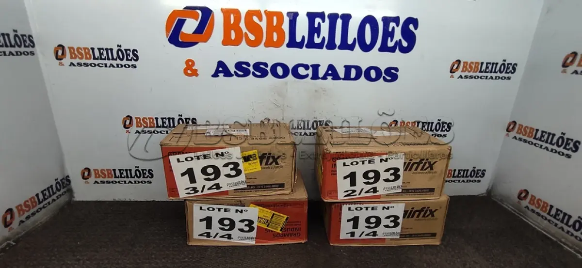 LOTE 193 - 04 - CAIXAS DE GRAMPO PARA GRAMPEADOR 14/38 CX 15.640 UNIDADES - AIRFIX (NO ESTADO, NÃO SABEMOS SE FUNCIONA. LEILÃO NÃO TEM GARANTIA E NEM DEVOLUÇÃO, SUJEITO A POSSÍVEIS AVARIAS VISÍVEIS/OCULTAS E/OU AUSÊNCIA DE COMPONENTES)