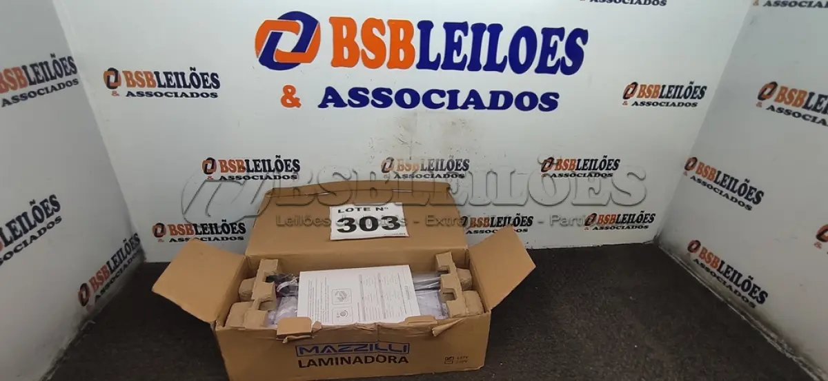 LOTE 303 - 01 - LAMINADORA REFILADORA 110V MAZZILLI 230E (NO ESTADO, NÃO SABEMOS SE FUNCIONA. LEILÃO NÃO TEM GARANTIA E NEM DEVOLUÇÃO, SUJEITO A POSSÍVEIS AVARIAS VISÍVEIS/OCULTAS E/OU AUSÊNCIA DE COMPONENTES)