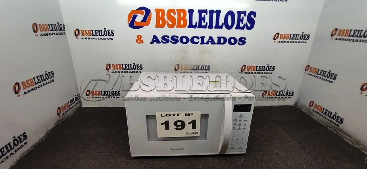 LOTE 191 - 01 - MICRO-ONDAS PANASONIC 21LT 127V BRANCO NN-ST25LWRUK (NO ESTADO, NÃO SABEMOS SE FUNCIONA. LEILÃO NÃO TEM GARANTIA E NEM DEVOLUÇÃO, SUJEITO A POSSÍVEIS AVARIAS VISÍVEIS/OCULTAS E/OU AUSÊNCIA DE COMPONENTES)