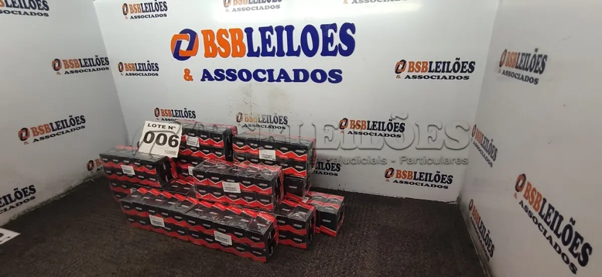 LOTE 006 - 140 - LÂMPADAS FAROL H4 12VOLTS (NO ESTADO, NÃO SABEMOS SE FUNCIONA. LEILÃO NÃO TEM GARANTIA E NEM DEVOLUÇÃO, SUJEITO A POSSÍVEIS AVARIAS VISÍVEIS/OCULTAS E/OU AUSÊNCIA DE COMPONENTES)