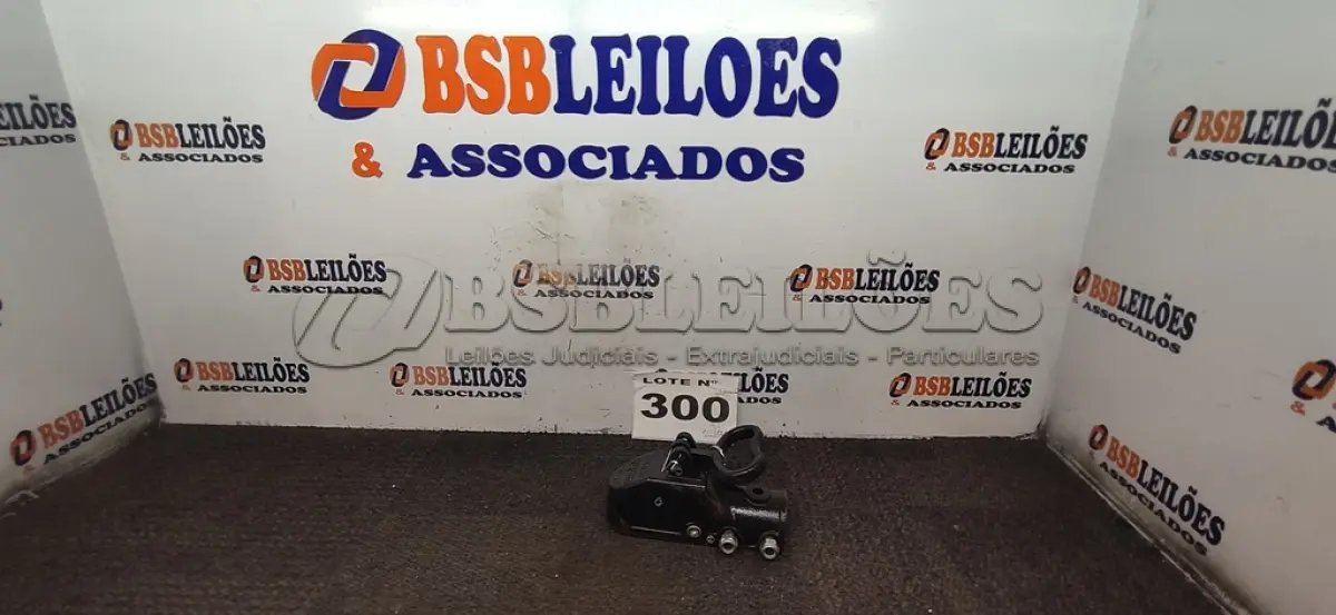 LOTE 300 - 01 - MUNHECA PARA REBOQUE ENGATE CARRETINHA TRAILER LANCHA 3800KG (NO ESTADO, NÃO SABEMOS SE FUNCIONA. LEILÃO NÃO TEM GARANTIA E NEM DEVOLUÇÃO, SUJEITO A POSSÍVEIS AVARIAS VISÍVEIS/OCULTAS E/OU AUSÊNCIA DE COMPONENTES)