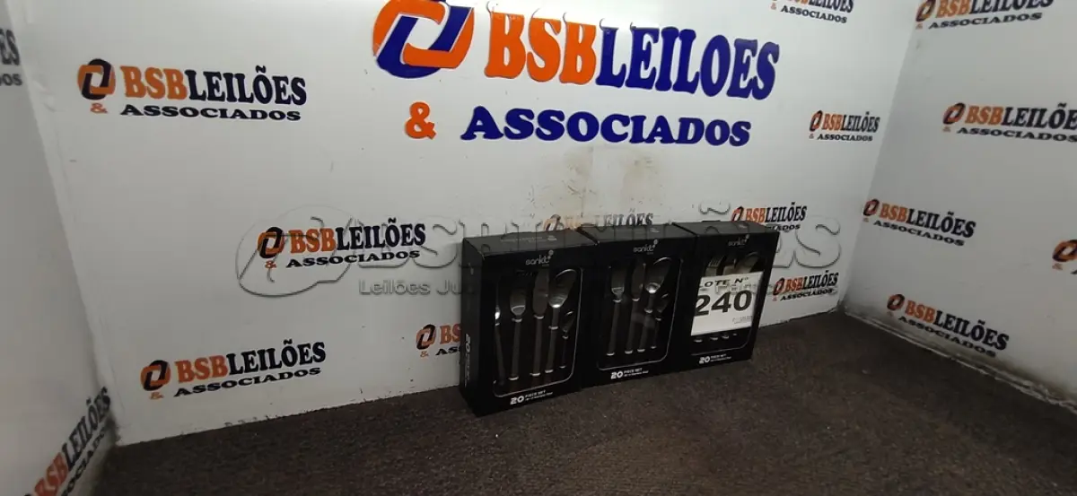 LOTE 240 - 03 - KITS JOGO TALHERES LINHA SANKIT 20 PEÇAS PRATA - PREMIUM (NO ESTADO, NÃO SABEMOS SE FUNCIONA. LEILÃO NÃO TEM GARANTIA E NEM DEVOLUÇÃO, SUJEITO A POSSÍVEIS AVARIAS VISÍVEIS/OCULTAS E/OU AUSÊNCIA DE COMPONENTES)