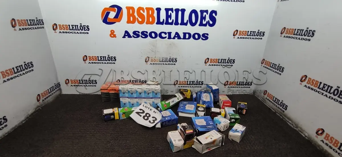 LOTE 283 - 40 – LÂMPADAS DIVERSAS (NO ESTADO, NÃO SABEMOS SE FUNCIONA. LEILÃO NÃO TEM GARANTIA E NEM DEVOLUÇÃO, SUJEITO A POSSÍVEIS AVARIAS VISÍVEIS/OCULTAS E/OU AUSÊNCIA DE COMPONENTES)