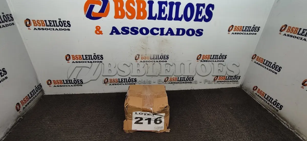 LOTE 216 - 01 LOTE C/ ACESSÓRIOS PARA BICICLETA (NO ESTADO, NÃO SABEMOS SE FUNCIONA. LEILÃO NÃO TEM GARANTIA E NEM DEVOLUÇÃO, SUJEITO A POSSÍVEIS AVARIAS VISÍVEIS/OCULTAS E/OU AUSÊNCIA DE COMPONENTES)