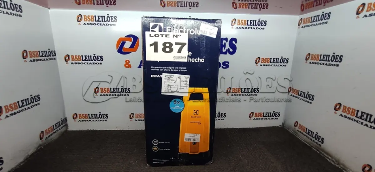 LOTE 187 - 01 - LAVADORA ALTA PRESSÃO ELECTROLUX POWERWASH ECO 1800PSI 1450W EWS30 - AMARELO - 110 VOLTS (NO ESTADO, NÃO SABEMOS SE FUNCIONA. LEILÃO NÃO TEM GARANTIA E NEM DEVOLUÇÃO, SUJEITO A POSSÍVEIS AVARIAS VISÍVEIS/OCULTAS E/OU AUSÊNCIA DE COMPONENTES)
