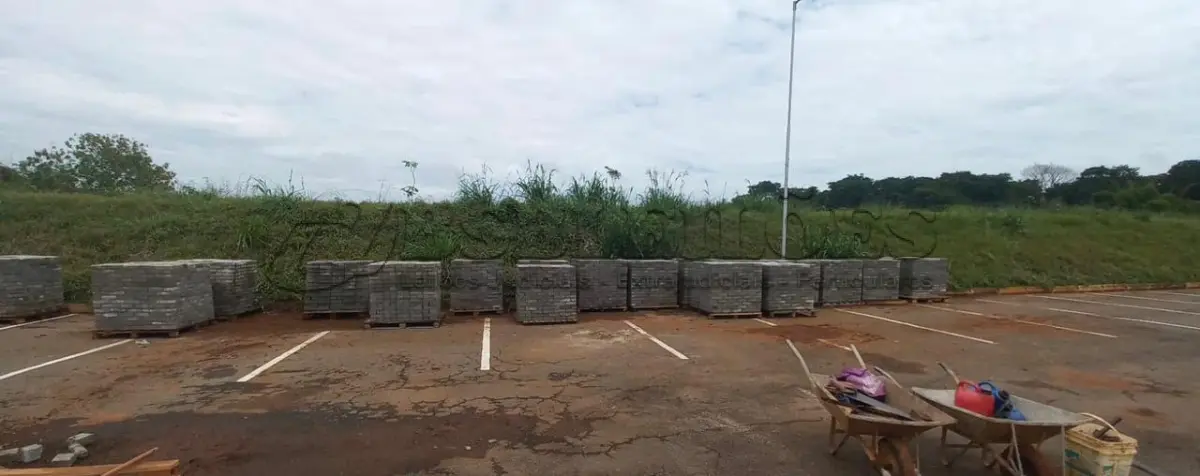 LOTE 116 - 01 PALETE COM PISO DE CONCRETO INTERTRAVADO PAVER (20X10X6CM) 15M² CADA PALETE (RETIRADA EM GOIÂNIA –GO) (NO ESTADO)