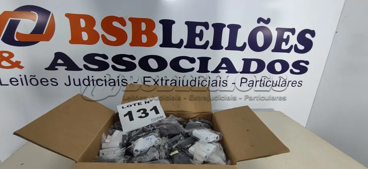 LOTE 131 - 01 LOTE C/ ACESSÓRIOS PARA ESQUADRIAS DE ALUMÍNIO (NO ESTADO, NÃO SABEMOS SE FUNCIONA. LEILÃO NÃO TEM GARANTIA E NEM DEVOLUÇÃO, SUJEITO A POSSÍVEIS AVARIAS VISÍVEIS/OCULTAS E/OU AUSÊNCIA DE COMPONENTES)