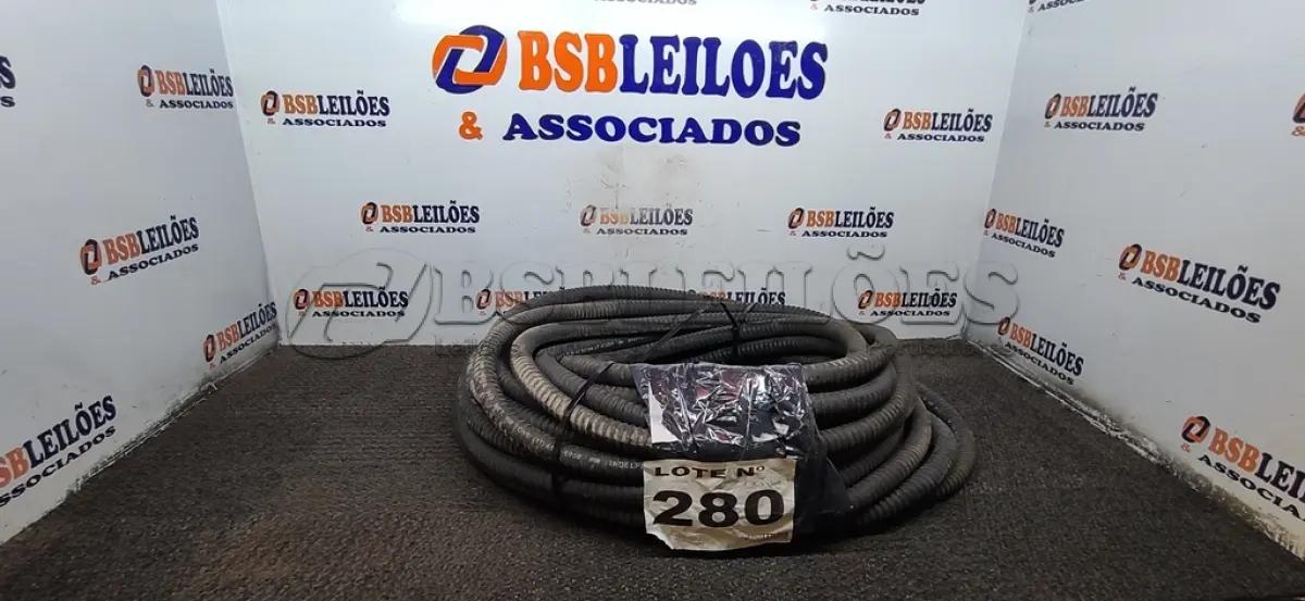 LOTE 280 - SEALTUBO METÁLICO FLEXIVEL EMBORRACHADO 3/4 (NO ESTADO, NÃO SABEMOS SE FUNCIONA. LEILÃO NÃO TEM GARANTIA E NEM DEVOLUÇÃO, SUJEITO A POSSÍVEIS AVARIAS VISÍVEIS/OCULTAS E/OU AUSÊNCIA DE COMPONENTES)