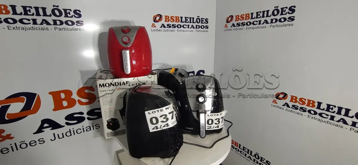 LOTE 037 - 04 - FRITADEIRAS SEM ÓLEO AIR FRYER 5LITROS, MONDIAL 110V (NO ESTADO, NÃO SABEMOS SE FUNCIONA. LEILÃO NÃO TEM GARANTIA E NEM DEVOLUÇÃO, SUJEITO A POSSÍVEIS AVARIAS VISÍVEIS/OCULTAS E/OU AUSÊNCIA DE COMPONENTES)