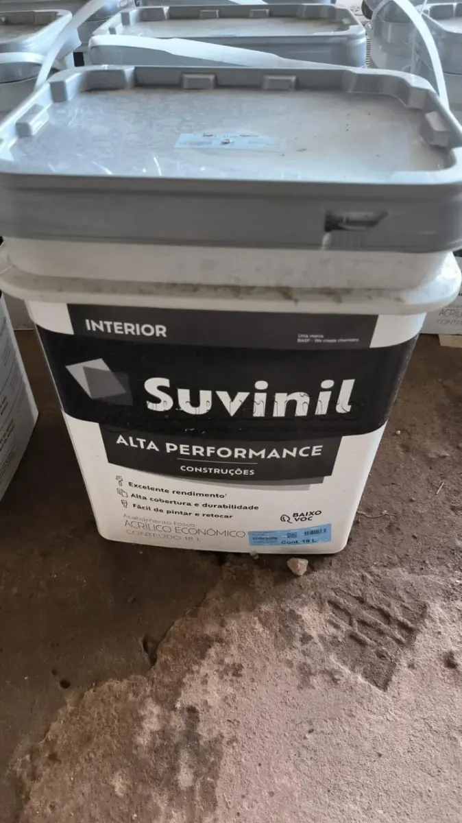 LOTE 136 - 01 BALDE DE TINTA ACRÍLICA SUVINIL FOSCO BRANCO 18L. (NOVO) (NO ESTADO, NÃO SABEMOS SE FUNCIONA. LEILÃO NÃO TEM GARANTIA E NEM DEVOLUÇÃO).