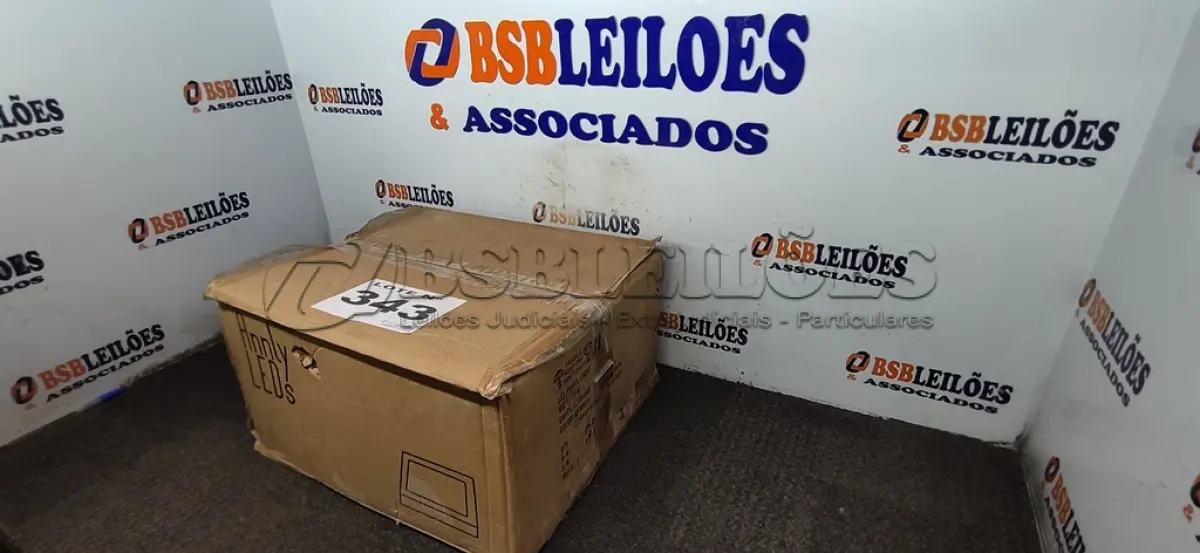 LOTE 343 - 40 - PAINÉIS LED 18W 22X22MM BIVOLT (NO ESTADO, NÃO SABEMOS SE FUNCIONA. LEILÃO NÃO TEM GARANTIA E NEM DEVOLUÇÃO, SUJEITO A POSSÍVEIS AVARIAS VISÍVEIS/OCULTAS E/OU AUSÊNCIA DE COMPONENTES)