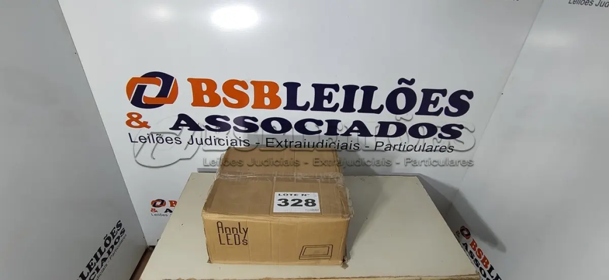 LOTE 328 - 40 - PAINEL LED 18W 22X22MM BIVOLT (NO ESTADO, NÃO SABEMOS SE FUNCIONA. LEILÃO NÃO TEM GARANTIA E NEM DEVOLUÇÃO, SUJEITO A POSSÍVEIS AVARIAS VISÍVEIS/OCULTAS E/OU AUSÊNCIA DE COMPONENTES)