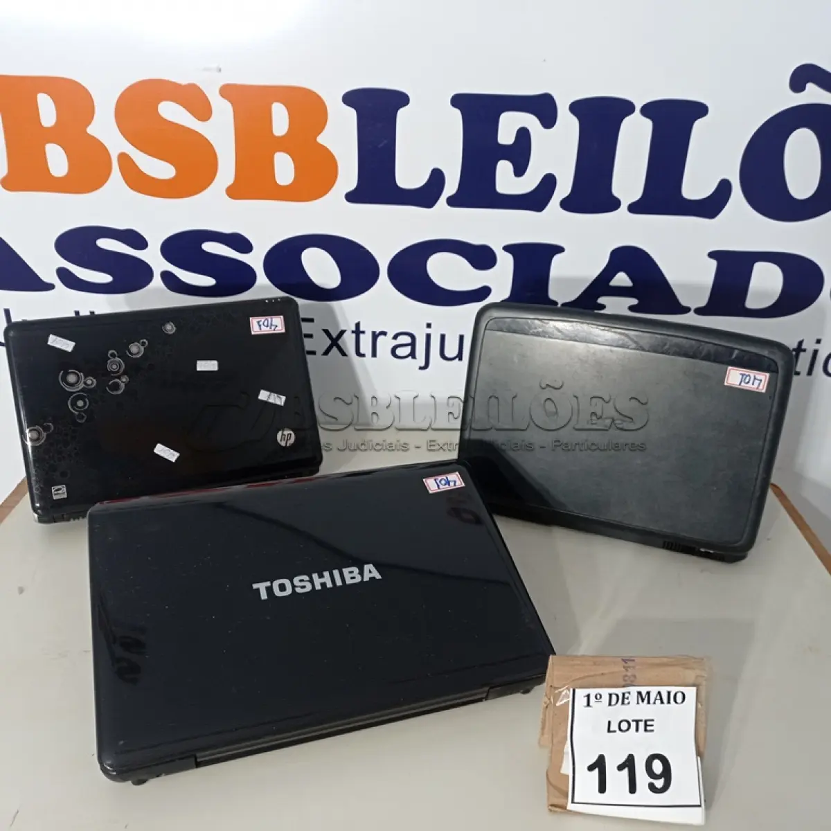 LOTE 119 - 03 NOTEBOOKS MARCAS E MODELOS DIVERSOS PARA RETIRADA DE PEÇAS. (NO ESTADO) ATENÇÃO! FAZER A VISITAÇÃO ANTES DE ARREMATAR, NÃO SABEMOS SE FUNCIONA. LEILÃO NÃO TEM GARANTIA E NEM DEVOLUÇÃO, SUJEITO A POSSÍVEIS AVARIAS VISÍVEIS/OCULTAS E/OU AUSÊNCIA DE COMPONENTES.