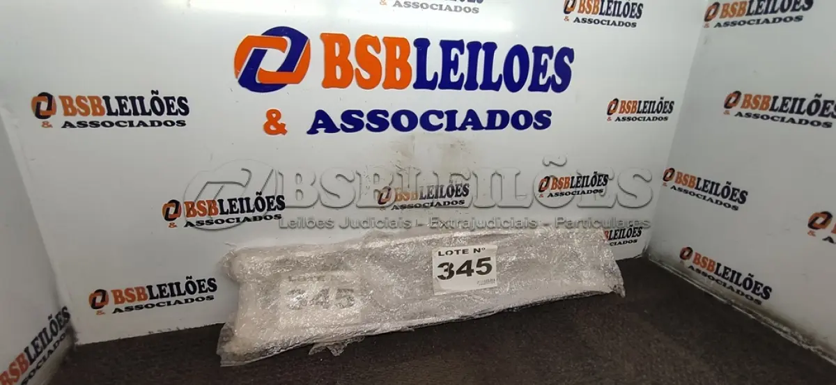 LOTE 345 - 01 - PUXADOR INOX CHATO 80CM (NO ESTADO, NÃO SABEMOS SE FUNCIONA. LEILÃO NÃO TEM GARANTIA E NEM DEVOLUÇÃO, SUJEITO A POSSÍVEIS AVARIAS VISÍVEIS/OCULTAS E/OU AUSÊNCIA DE COMPONENTES)