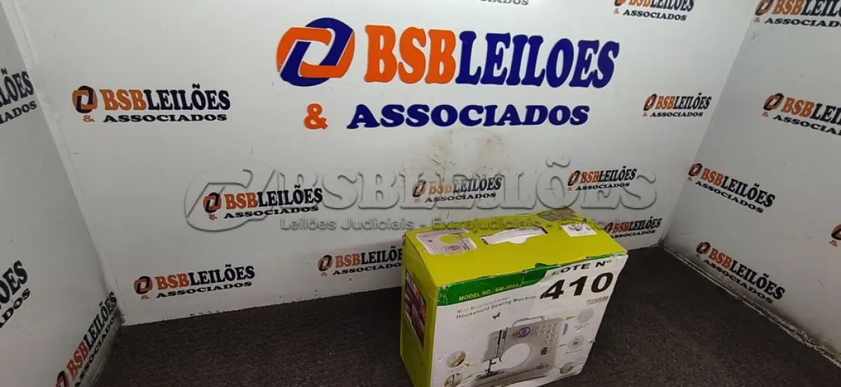 LOTE 410 - 01 - MÁQUINA DE COSTURA MULTIFUNCIONAL PORTÁTIL FACILITA SM-505A (NO ESTADO, NÃO SABEMOS SE FUNCIONA. LEILÃO NÃO TEM GARANTIA E NEM DEVOLUÇÃO, SUJEITO A POSSÍVEIS AVARIAS VISÍVEIS/OCULTAS E/OU AUSÊNCIA DE COMPONENTES)