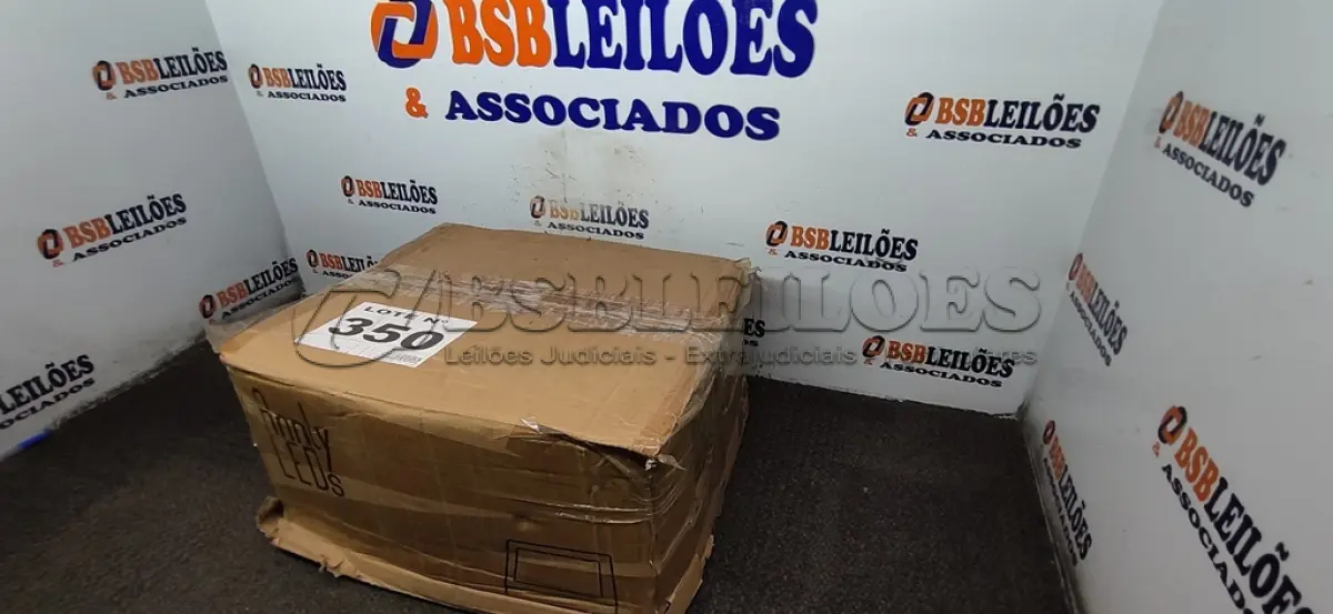 LOTE 350 - 40 - PAINEL LED 18W 22X22MM BIVOLT (NO ESTADO, NÃO SABEMOS SE FUNCIONA. LEILÃO NÃO TEM GARANTIA E NEM DEVOLUÇÃO, SUJEITO A POSSÍVEIS AVARIAS VISÍVEIS/OCULTAS E/OU AUSÊNCIA DE COMPONENTES)