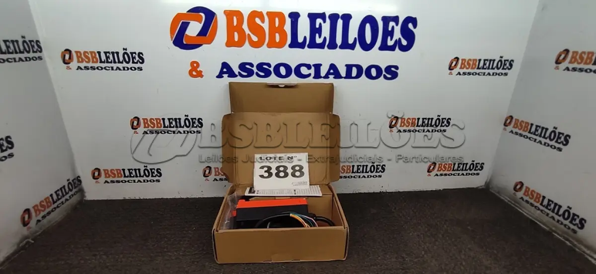 LOTE 388 - 01 - CONTROLE REMOTO PONTE PÓRTICO GRUA TALHA VAC F21-E1B (NO ESTADO, NÃO SABEMOS SE FUNCIONA. LEILÃO NÃO TEM GARANTIA E NEM DEVOLUÇÃO, SUJEITO A POSSÍVEIS AVARIAS VISÍVEIS/OCULTAS E/OU AUSÊNCIA DE COMPONENTES)