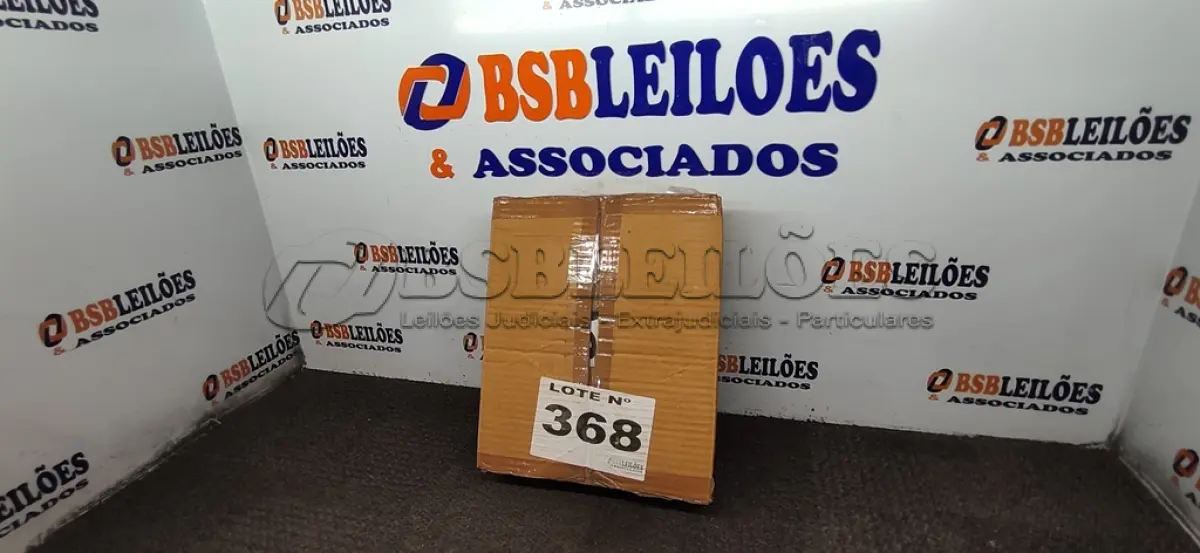 LOTE 368 - 20 - FRASCOS PARA PERFUMARIA DE VIDRO CUBO - FOSCO - 250ML (NO ESTADO, NÃO SABEMOS SE FUNCIONA. LEILÃO NÃO TEM GARANTIA E NEM DEVOLUÇÃO, SUJEITO A POSSÍVEIS AVARIAS VISÍVEIS/OCULTAS E/OU AUSÊNCIA DE COMPONENTES)