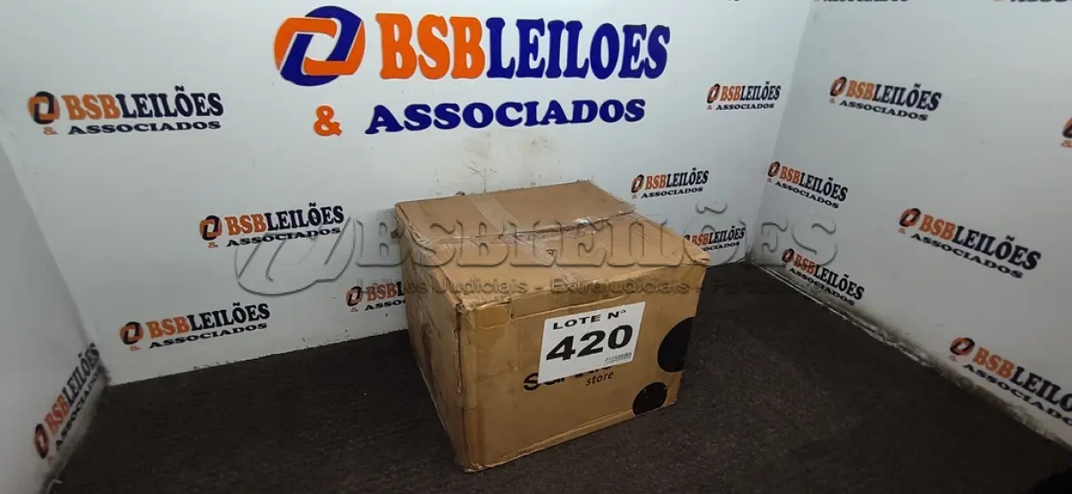 LOTE 420 - 01 LOTE C/ PRODUTOS VETERINÁRIOS DIVERSOS (NO ESTADO, NÃO SABEMOS SE FUNCIONA. LEILÃO NÃO TEM GARANTIA E NEM DEVOLUÇÃO, SUJEITO A POSSÍVEIS AVARIAS VISÍVEIS/OCULTAS E/OU AUSÊNCIA DE COMPONENTES)