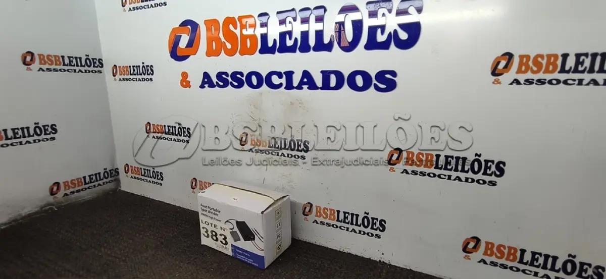 LOTE 383 - 01 - MÁQUINA DE SOLDA A PONTO 8.4 VOLTS 8000 WATTS (NO ESTADO, NÃO SABEMOS SE FUNCIONA. LEILÃO NÃO TEM GARANTIA E NEM DEVOLUÇÃO, SUJEITO A POSSÍVEIS AVARIAS VISÍVEIS/OCULTAS E/OU AUSÊNCIA DE COMPONENTES)