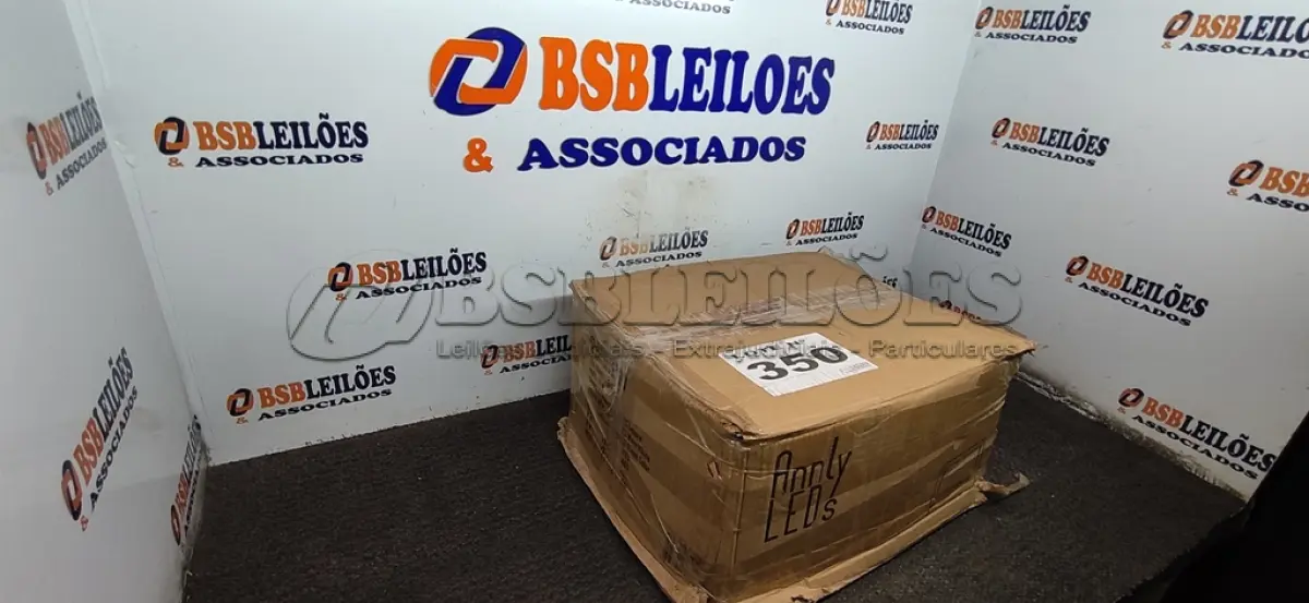 LOTE 350 - 40 - PAINEL LED 18W 22X22MM BIVOLT (NO ESTADO, NÃO SABEMOS SE FUNCIONA. LEILÃO NÃO TEM GARANTIA E NEM DEVOLUÇÃO, SUJEITO A POSSÍVEIS AVARIAS VISÍVEIS/OCULTAS E/OU AUSÊNCIA DE COMPONENTES)