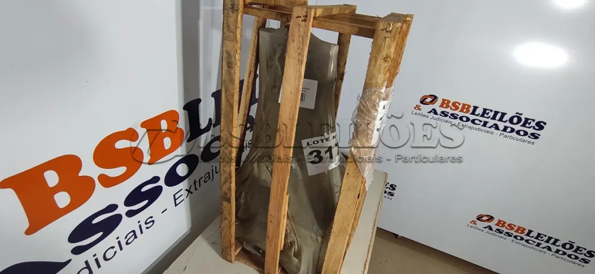 LOTE 317 - 01 - SERRA FITA DE MESA EKENOX SPL-560 220VOLTS (NO ESTADO, NÃO SABEMOS SE FUNCIONA. LEILÃO NÃO TEM GARANTIA E NEM DEVOLUÇÃO, SUJEITO A POSSÍVEIS AVARIAS VISÍVEIS/OCULTAS E/OU AUSÊNCIA DE COMPONENTES)