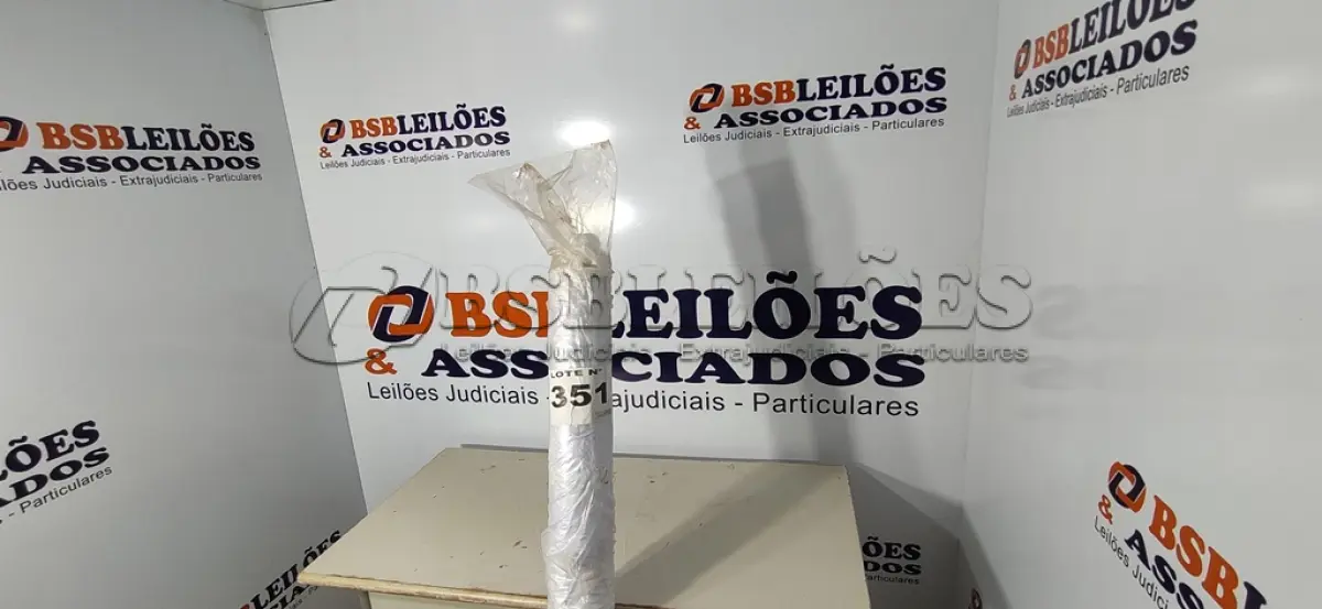LOTE 351 - 01 - ROLO PLÁSTICO CRISTAL 0,15 50MT PLASTVINIL (NO ESTADO, NÃO SABEMOS SE FUNCIONA. LEILÃO NÃO TEM GARANTIA E NEM DEVOLUÇÃO, SUJEITO A POSSÍVEIS AVARIAS VISÍVEIS/OCULTAS E/OU AUSÊNCIA DE COMPONENTES)
