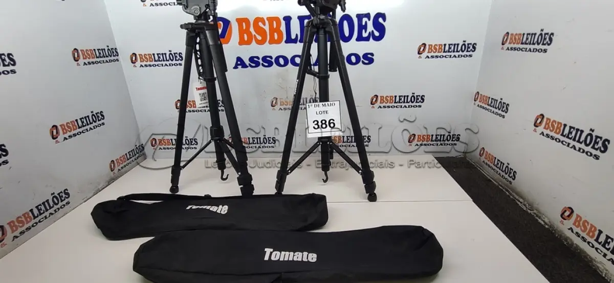 LOTE 386 - 02 TRIPES PARA CÂMERAS MARCA TOMATE. (NO ESTADO) ATENÇÃO! FAZER A VISITAÇÃO ANTES DE ARREMATAR, NÃO SABEMOS SE FUNCIONA. LEILÃO NÃO TEM GARANTIA E NEM DEVOLUÇÃO, SUJEITO A POSSÍVEIS AVARIAS VISÍVEIS/OCULTAS E/OU AUSÊNCIA DE COMPONENTES.