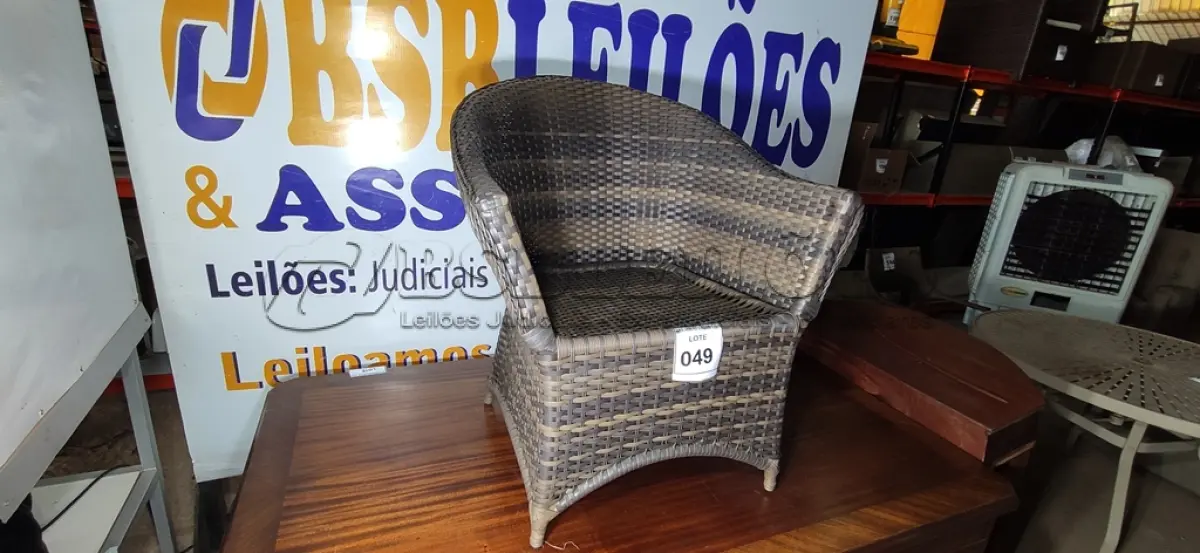 LOTE 049 - 01 CADEIRA DE JARDIM.  (NO ESTADO EM QUE SE ENCONTRA. SUJEITO A AVARIAS OCULTAS/VISÍVEIS.) AV9397R