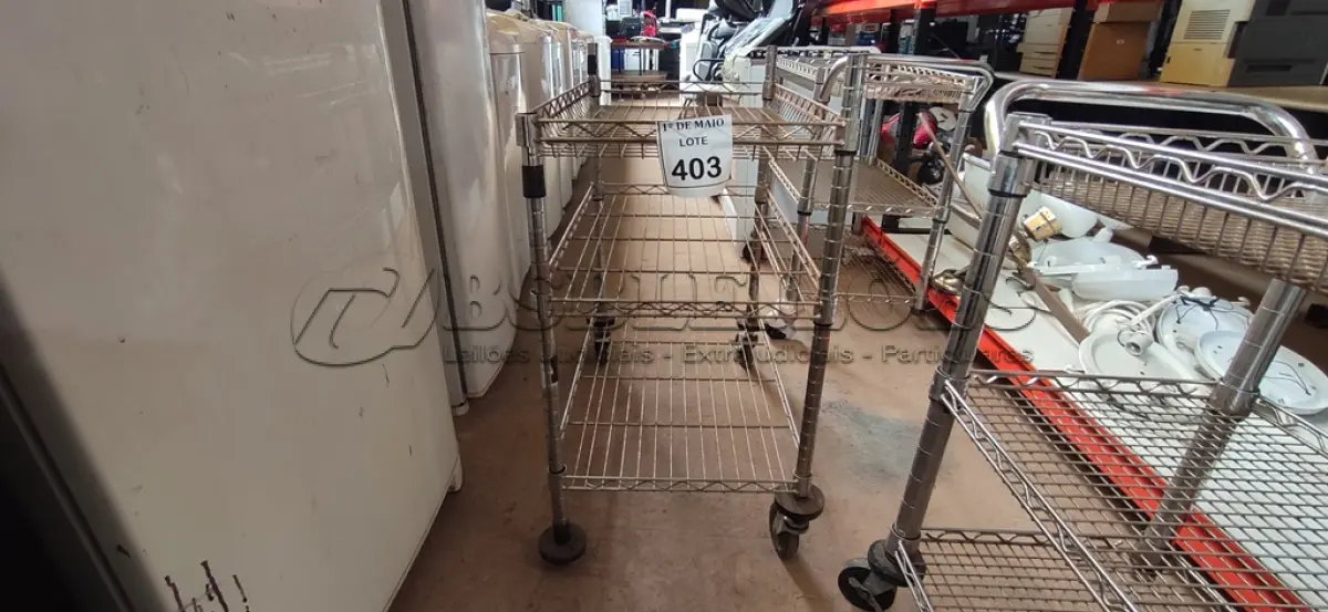 LOTE 403 - 01 CARRINHO PARA TRANSPORTE 03 BANDEJAS. (NO ESTADO) ATENÇÃO! FAZER A VISITAÇÃO ANTES DE ARREMATAR, NÃO SABEMOS SE FUNCIONA. LEILÃO NÃO TEM GARANTIA E NEM DEVOLUÇÃO, SUJEITO A POSSÍVEIS AVARIAS VISÍVEIS/OCULTAS E/OU AUSÊNCIA DE COMPONENTES.