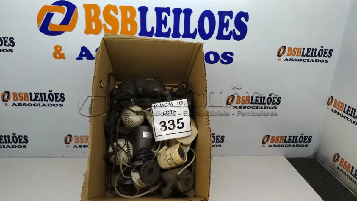LOTE 335 - 01 LOTE COM CÂMERAS DE SEGURANÇA MARCAS E MODELOS DIVERSOS. (NO ESTADO) ATENÇÃO! FAZER A VISITAÇÃO ANTES DE ARREMATAR, NÃO SABEMOS SE FUNCIONA. LEILÃO NÃO TEM GARANTIA E NEM DEVOLUÇÃO, SUJEITO A POSSÍVEIS AVARIAS VISÍVEIS/OCULTAS E/OU AUSÊNCIA DE COMPONENTES.