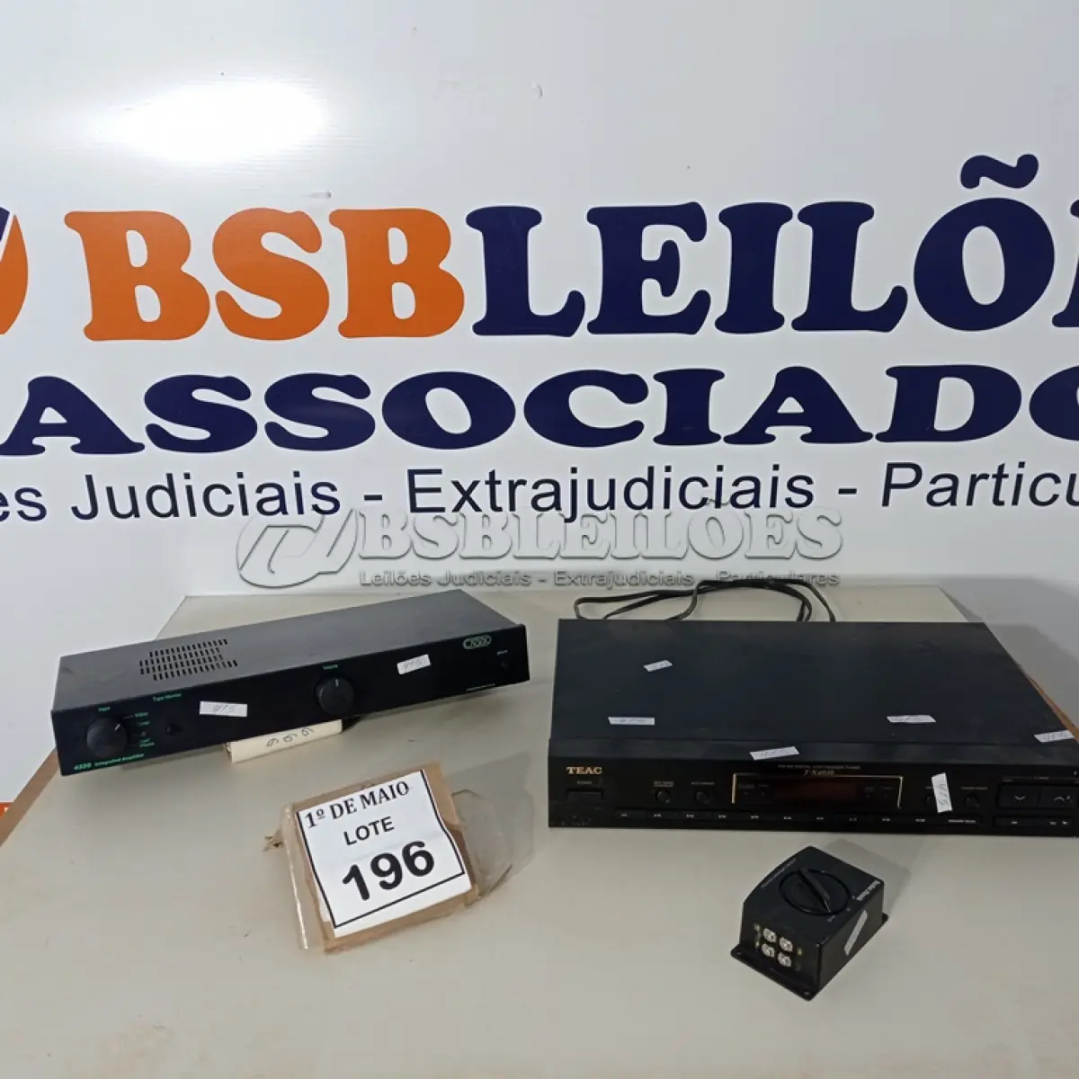 LOTE 196