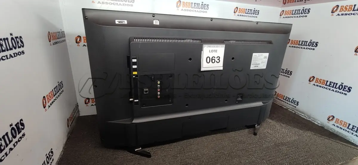 LOTE 063 - 01 TELEVISÃO SAMSUNG 40” UN40J5200AG (NO ESTADO EM QUE SE ENCONTRA. SUJEITO A AVARIAS OCULTAS/VISÍVEIS.) AV9410Y