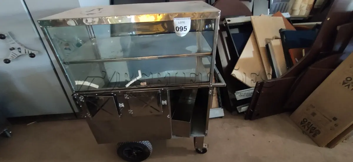 LOTE 095 - 01 CARRINHO PARA LANCHES. (NO ESTADO EM QUE SE ENCONTRA. SUJEITO A AVARIAS OCULTAS/VISÍVEIS.)