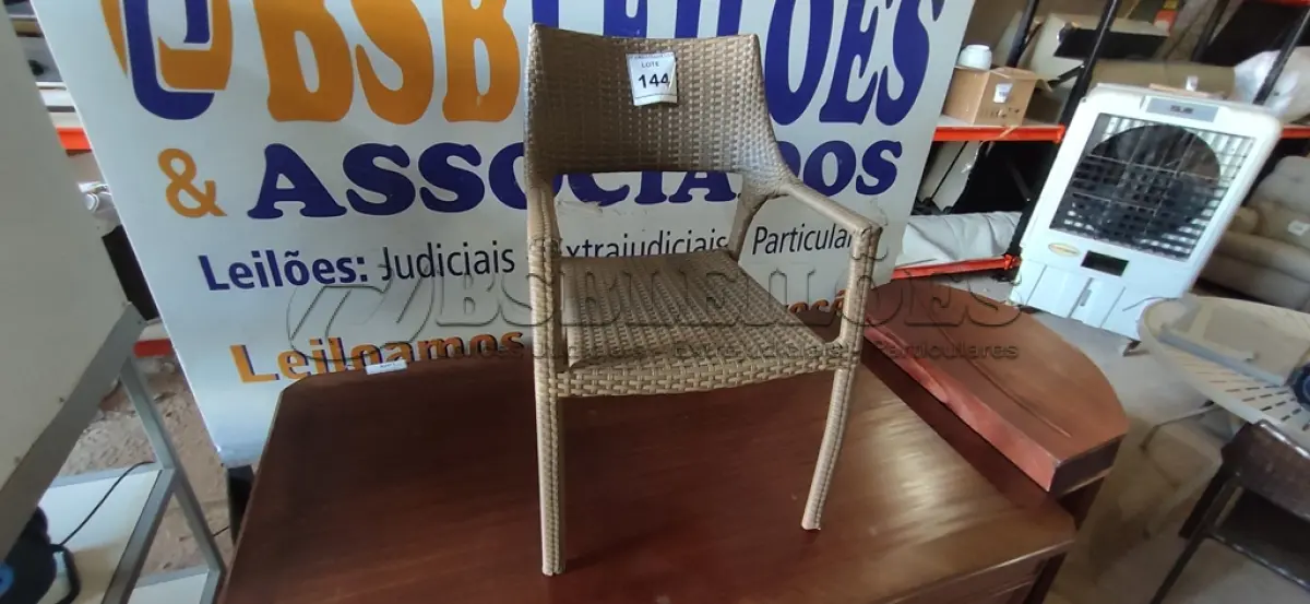 LOTE 144