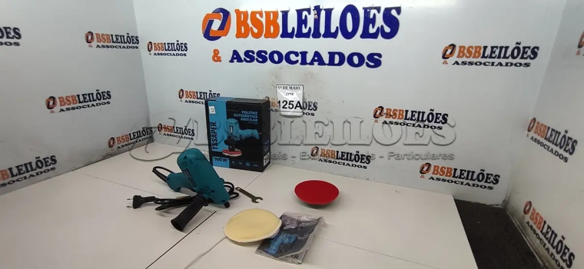 LOTE 125 - 01 POLITRIZ AUTOMOTIVA ANGULAR 700W 6VELOCIDADES 600-4000RPM 220V COM PUNHO, CHAVE, DISCO E BOINA DE LÃ  (NOVO) (NO ESTADO) ATENÇÃO! FAZER A VISITAÇÃO ANTES DE ARREMATAR, NÃO SABEMOS SE FUNCIONA. LEILÃO NÃO TEM GARANTIA E NEM DEVOLUÇÃO, SUJEITO A POSSÍVEIS AVARIAS VISÍVEIS/OCULTAS E/OU AUSÊNCIA DE COMPONENTES.