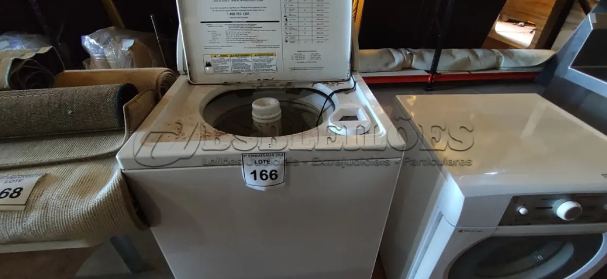 LOTE 166 - 01 LAVA ROUPA (WASHER) WHIRLPOOL 110V. (NO ESTADO EM QUE SE ENCONTRA. SUJEITO A AVARIAS OCULTAS/VISÍVEIS.) BF8708W