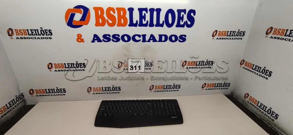 LOTE 311 - 01 TECLADO PARA COMPUTADORE. (NO ESTADO EM QUE SE ENCONTRA. SUJEITO A AVARIAS OCULTAS/VISÍVEIS.)