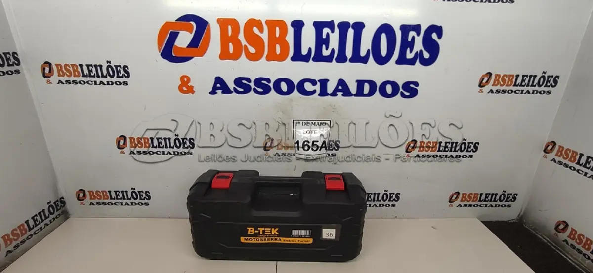 LOTE 165 - 01 MINI MOTO SERRA PORTÁTIL 48V 6 POLEGADAS DE LÂMINA COM MALETA CARREGADOR E CHAVE FENDA  (NOVO) (NO ESTADO) ATENÇÃO! FAZER A VISITAÇÃO ANTES DE ARREMATAR, NÃO SABEMOS SE FUNCIONA. LEILÃO NÃO TEM GARANTIA E NEM DEVOLUÇÃO, SUJEITO A POSSÍVEIS AVARIAS VISÍVEIS/OCULTAS E/OU AUSÊNCIA DE COMPONENTES.