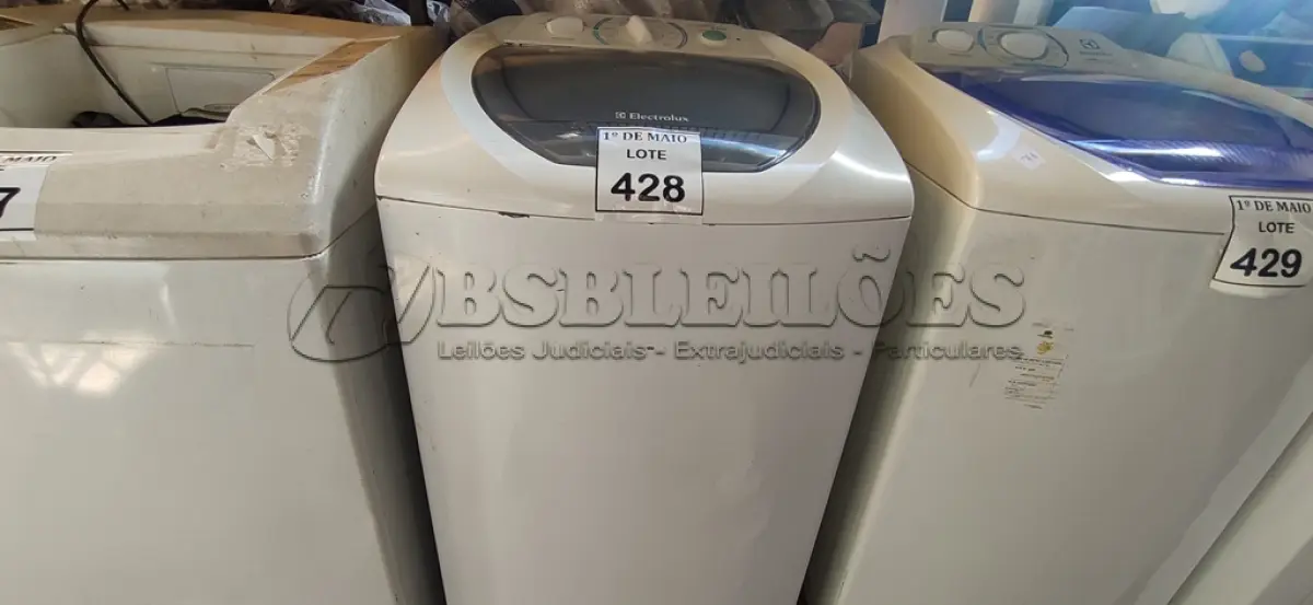 LOTE 428 - 01 MÁQUINA DE LAVAR 6KG MARCA ELECTROLUX 220V COM AVARIAS. (NO ESTADO) ATENÇÃO! FAZER A VISITAÇÃO ANTES DE ARREMATAR, NÃO SABEMOS SE FUNCIONA. LEILÃO NÃO TEM GARANTIA E NEM DEVOLUÇÃO, SUJEITO A POSSÍVEIS AVARIAS VISÍVEIS/OCULTAS E/OU AUSÊNCIA DE COMPONENTES.