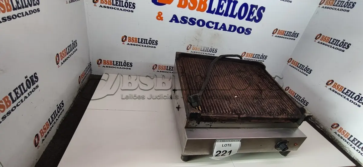 LOTE 221 - 01 CHAPA. (GRILL). (NO ESTADO EM QUE SE ENCONTRA. SUJEITO A AVARIAS OCULTAS/VISÍVEIS.) AV9731Y