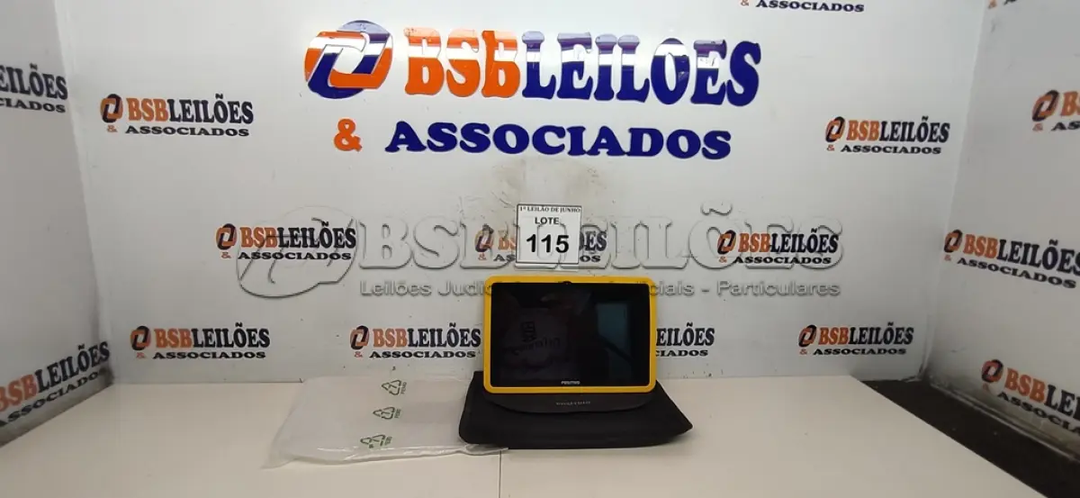 LOTE 115 - 01 TABLET SEM FONTE COM CASE MARCA POSITIVO. (NO ESTADO) ATENÇÃO! FAZER A VISITAÇÃO ANTES DE ARREMATAR, NÃO SABEMOS SE FUNCIONA, LEILÃO NÃO TEM GARANTIA E NEM DEVOLUÇÃO, SUJEITO A POSSÍVEIS AVARIAS VISÍVEIS/OCULTAS E/OU AUSÊNCIA DE COMPONENTES.