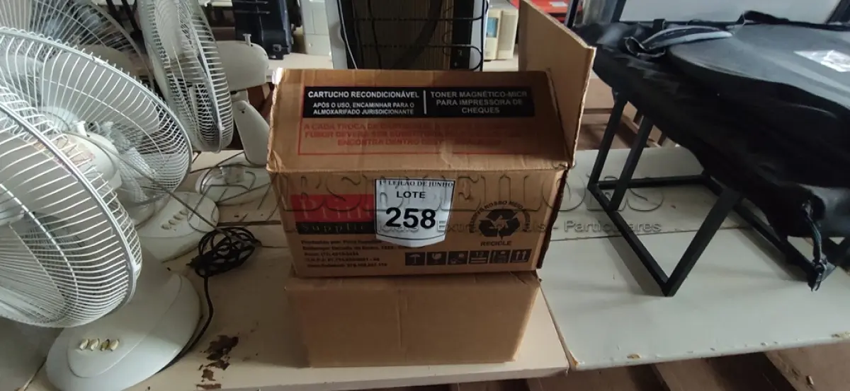 LOTE 258 - 01 LOTE COM GRANDE QUANTIDADE DE ALMOFADA PARA CARIMBO PLÁSTICA. (NO ESTADO) ATENÇÃO! FAZER A VISITAÇÃO ANTES DE ARREMATAR, NÃO SABEMOS SE FUNCIONA, LEILÃO NÃO TEM GARANTIA E NEM DEVOLUÇÃO, SUJEITO A POSSÍVEIS AVARIAS VISÍVEIS/OCULTAS E/OU AUSÊNCIA DE COMPONENTES.