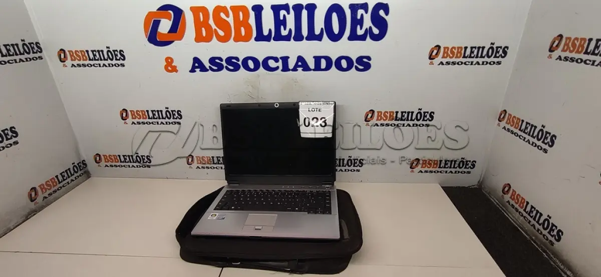 LOTE 023 - 01 NOTEBOOK SEM FONTE E SEM BATERIA COM CASE MARCA POSITIVO.  ATENÇÃO! FAZER A VISITAÇÃO ANTES DE ARREMATAR, NÃO SABEMOS SE FUNCIONA, LEILÃO NÃO TEM GARANTIA E NEM DEVOLUÇÃO, SUJEITO A POSSÍVEIS AVARIAS VISÍVEIS/OCULTAS E/OU AUSÊNCIA DE COMPONENTES.
