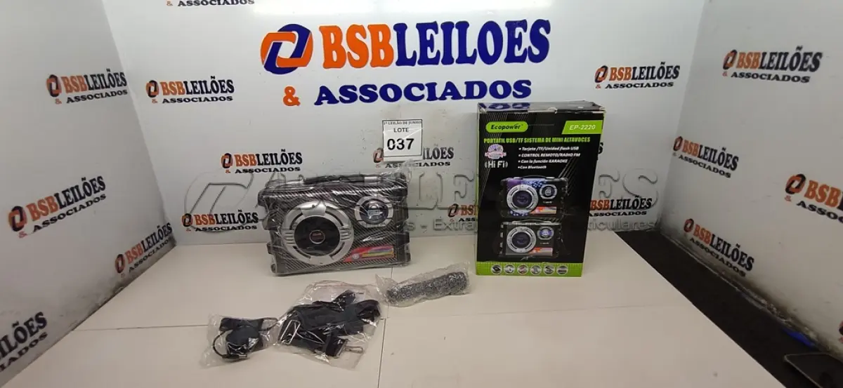 LOTE 037 - 01 CAIXA DE SOM ECOPOWER KARAOKÊ BLUETOOTH MODELO EP-2220 COM CONTROLE, CARREGADOR E MICROFONE COLORIDO. (NO ESTADO) ATENÇÃO! FAZER A VISITAÇÃO ANTES DE ARREMATAR, NÃO SABEMOS SE FUNCIONA, LEILÃO NÃO TEM GARANTIA E NEM DEVOLUÇÃO, SUJEITO A POSSÍVEIS AVARIAS VISÍVEIS/OCULTAS E/OU AUSÊNCIA DE COMPONENTES.