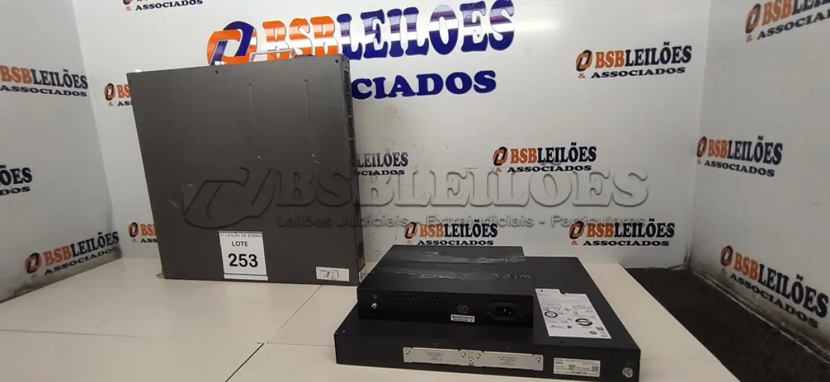 LOTE 253 - 01 SWITCH 5500-EI 24 PORTAS, 01 SWITCH 240V E SWITCH MARCA D-LINK 240VAC. (NO ESTADO) ATENÇÃO! FAZER A VISITAÇÃO ANTES DE ARREMATAR, NÃO SABEMOS SE FUNCIONA, LEILÃO NÃO TEM GARANTIA E NEM DEVOLUÇÃO, SUJEITO A POSSÍVEIS AVARIAS VISÍVEIS/OCULTAS E/OU AUSÊNCIA DE COMPONENTES.